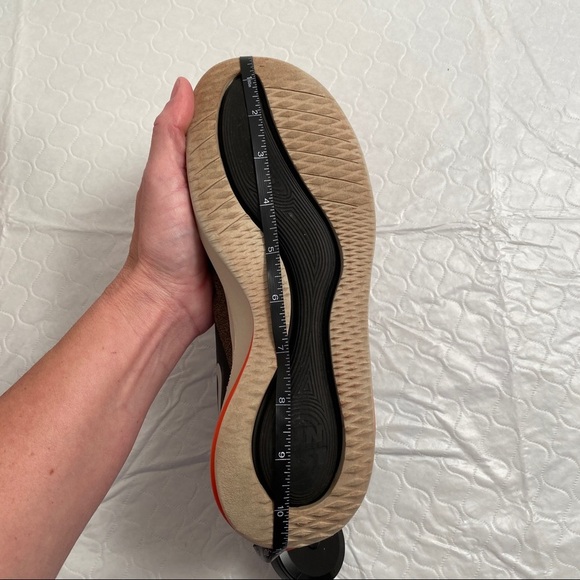 Nike Future Speed Shield running sneakers 6Y Black Silver Olive - Picture 11 of 11